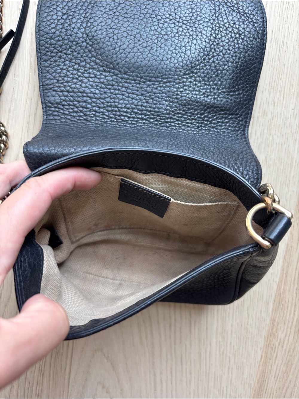 Gucci Black Soho Interlocking G Chain Crossbody Bag - Picture 11 of 12
